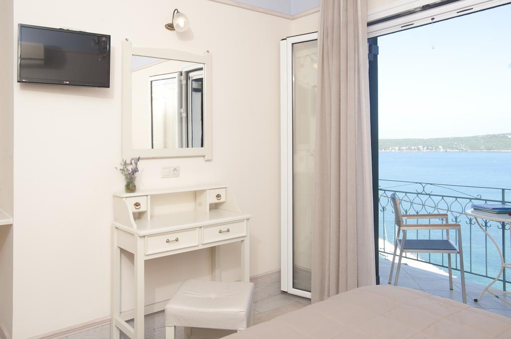 Tina'S House Aparthotel Pylos Exterior photo