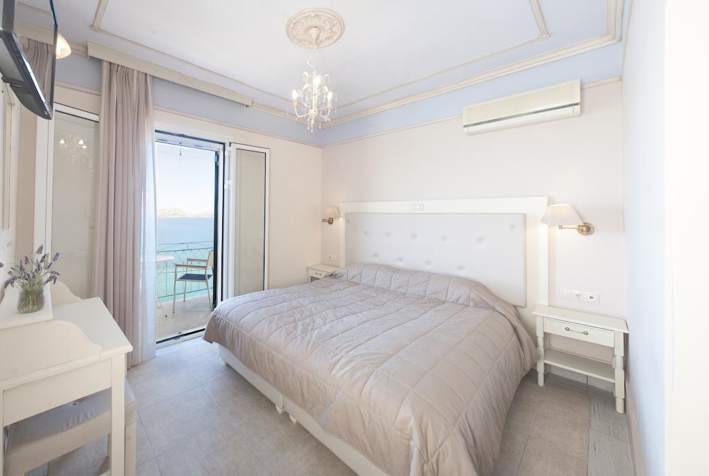 Tina'S House Aparthotel Pylos Exterior photo