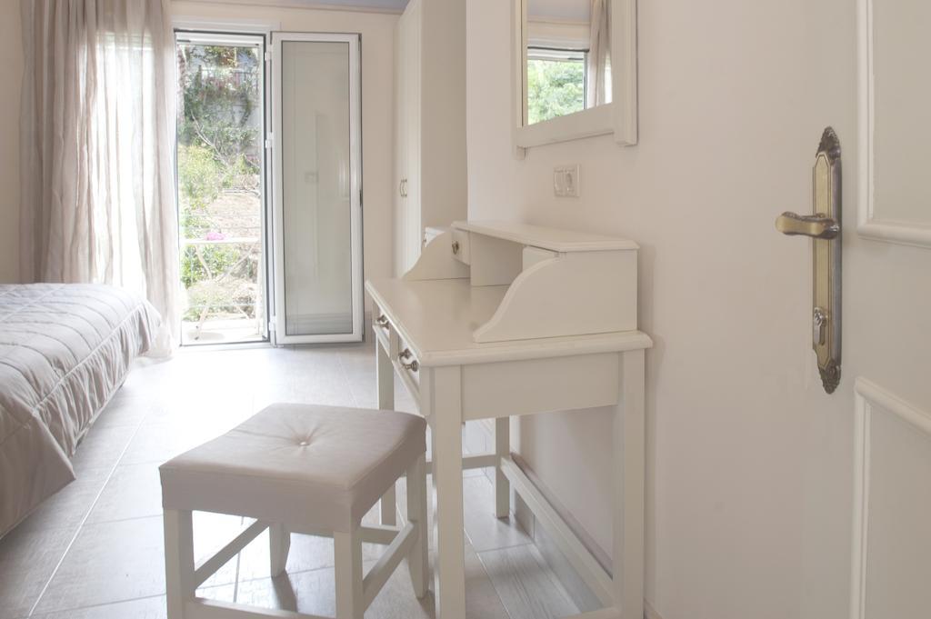 Tina'S House Aparthotel Pylos Room photo
